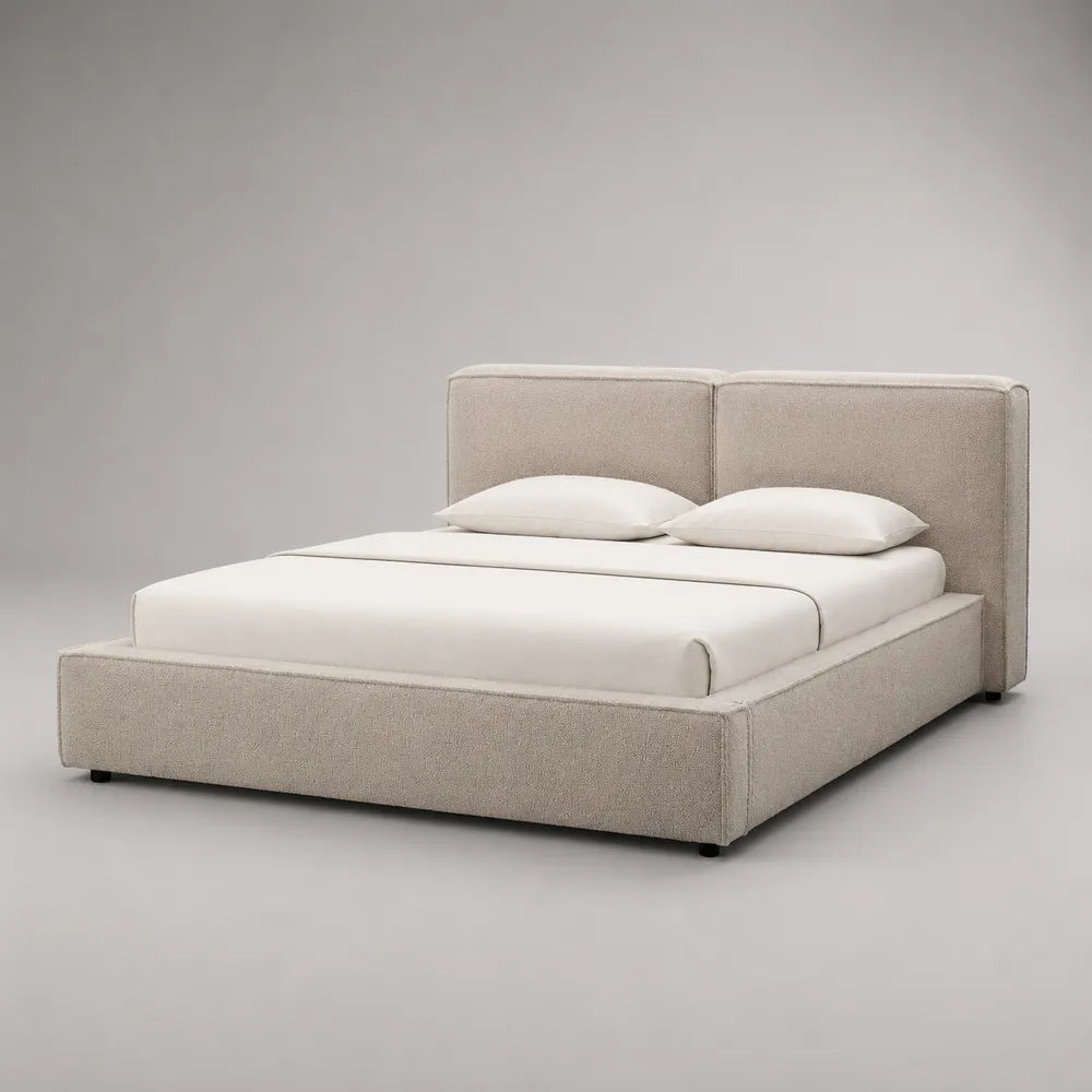Letto matrimoniale 160x200 cm struttura imbottita in tessuto poliestere beige con testiera a pannello diviso telaio in MDF e multistrato gambe in acciaio nero dimensioni 170x210x100 cm